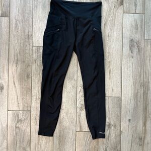Black leggings with zip pockets